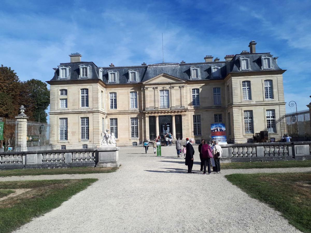 Residence Le Chateau Champs-Sur-Marne Exteriér fotografie